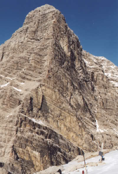 Endlich auf der Schwärzer Scharte! Blick auf Urbeleskarspitze.