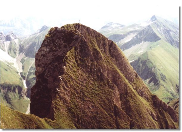 Blick vom Westgipfel auf Mittel- und Ostgipfel