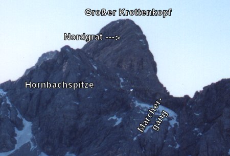 Der Krottenkopf mit Nordgrat von Norden gesehen