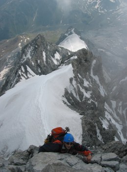 IIer-Kletterstelle kurz vor Gipfel mit Hintergrat