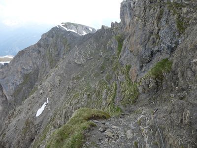 Rückblick auf den gesicherten Teil des Normalwegs zum Stanskogel.