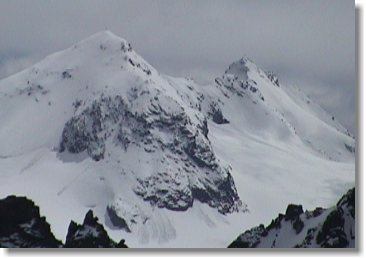 Meine ersten beiden Dreitausender: links Schneeglocke, rechts Silvrettahorn