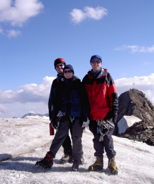 Auf dem Nordgipfel - im Hintergrund der Südgipfel und die ehemalige Firnschneide.