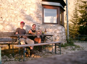 Ruhiger Tourenausklang auf der Terrasse des Sulinghauses