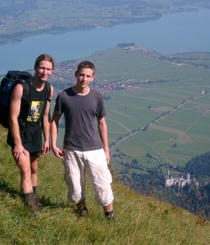 Micha und Chris, die Darsteller dieser Bergfahrt, auf der Säulingwiese